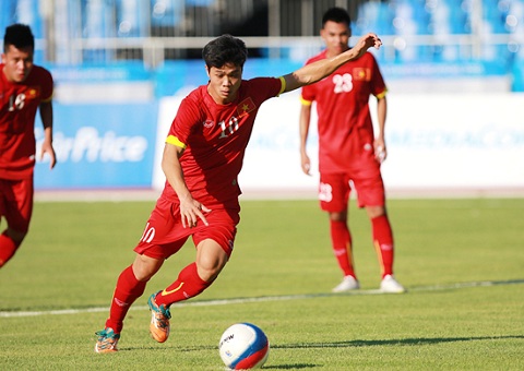 Cong Phuong da panenka trong tran gap U23 Brunei